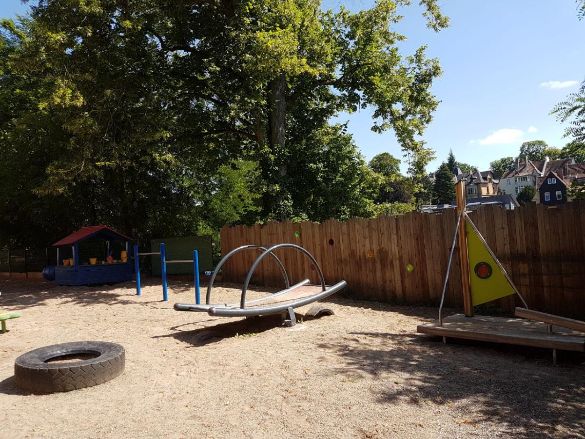 Wippe und Segelschiff